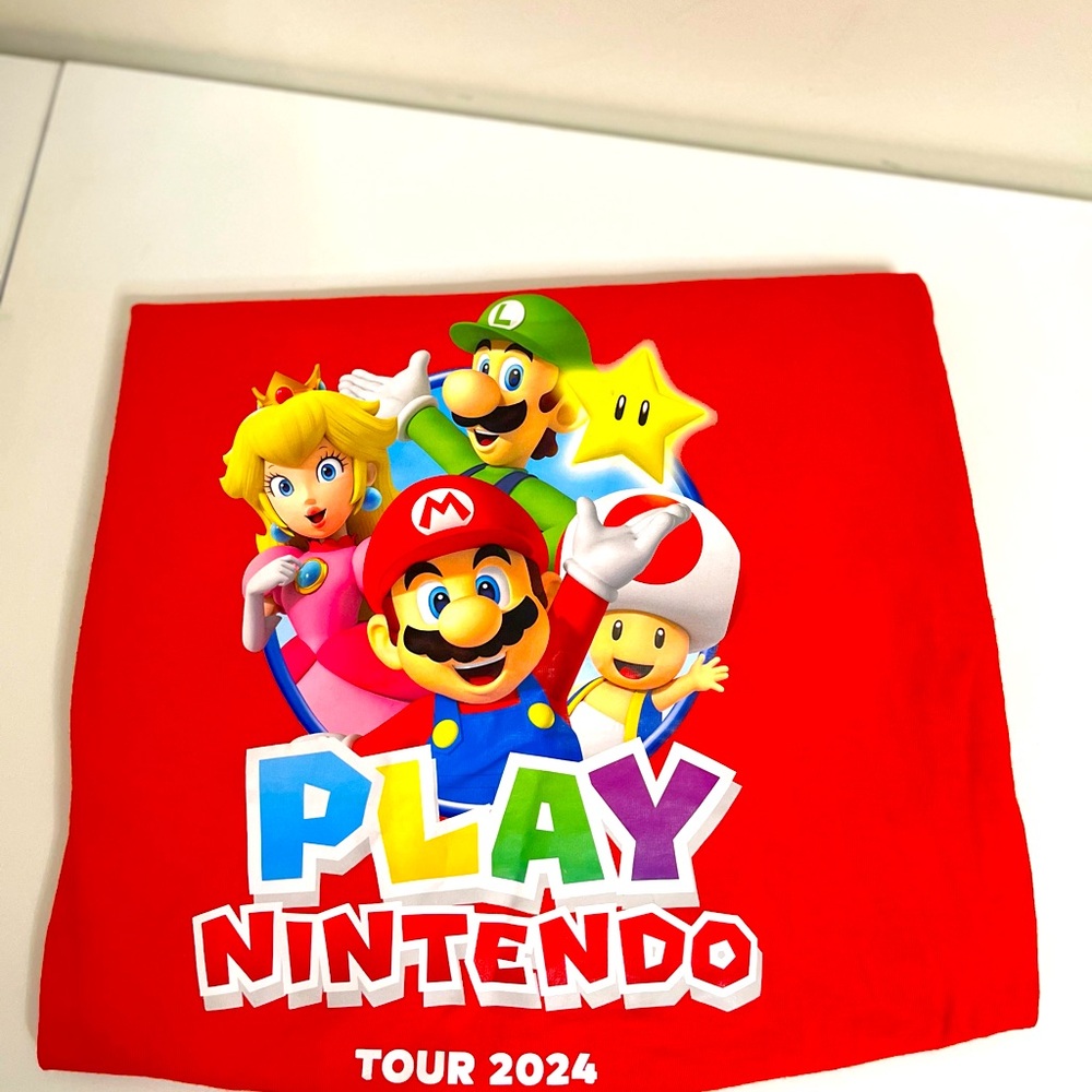 -Nintendo Play Tour 2024 T-Shirt - M - unisex